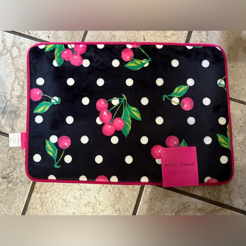 Betsey Johnson‎ Rare Cherry Polka Dot Bath Mat